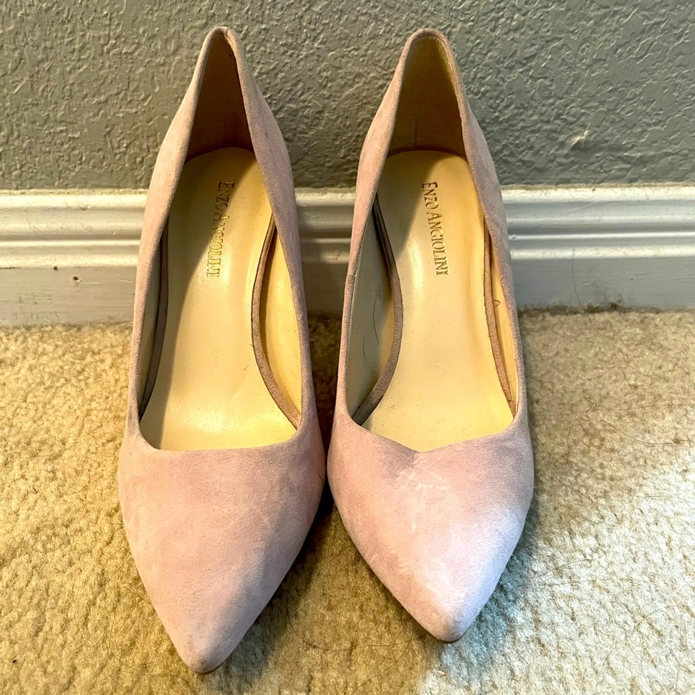 Like new Enzo Anglioni light pink pump heels size 7.5